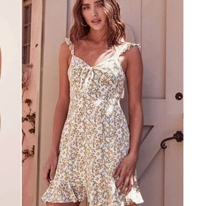 ASTR lemon mini dress 🍋